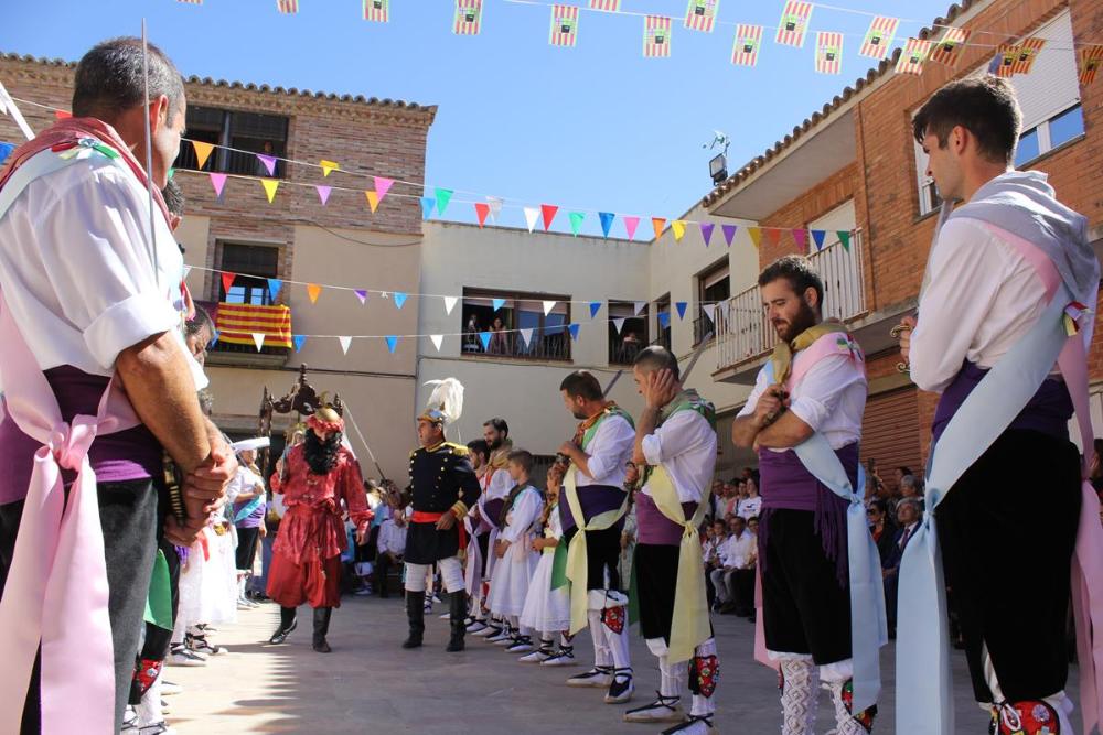 Al fondo, los generales turco y cristiano durante su coloquio.