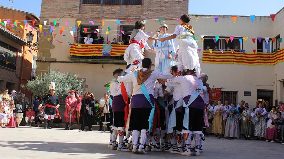 Imagen El cohete, la ronda a las mairalesas y el Romance del dance abren las fiestas de Sena